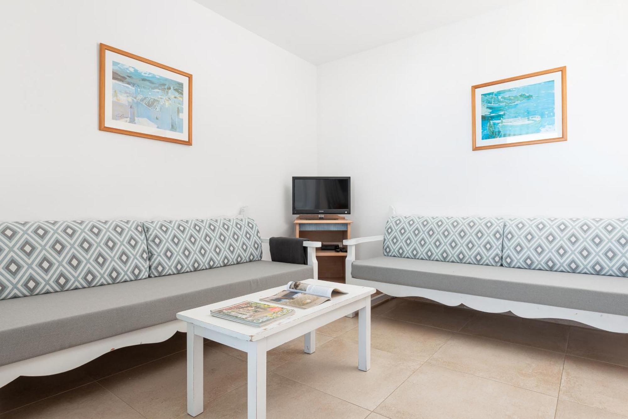 Apartamentos Ferrera Pins Cala Ferrera  Bagian luar foto