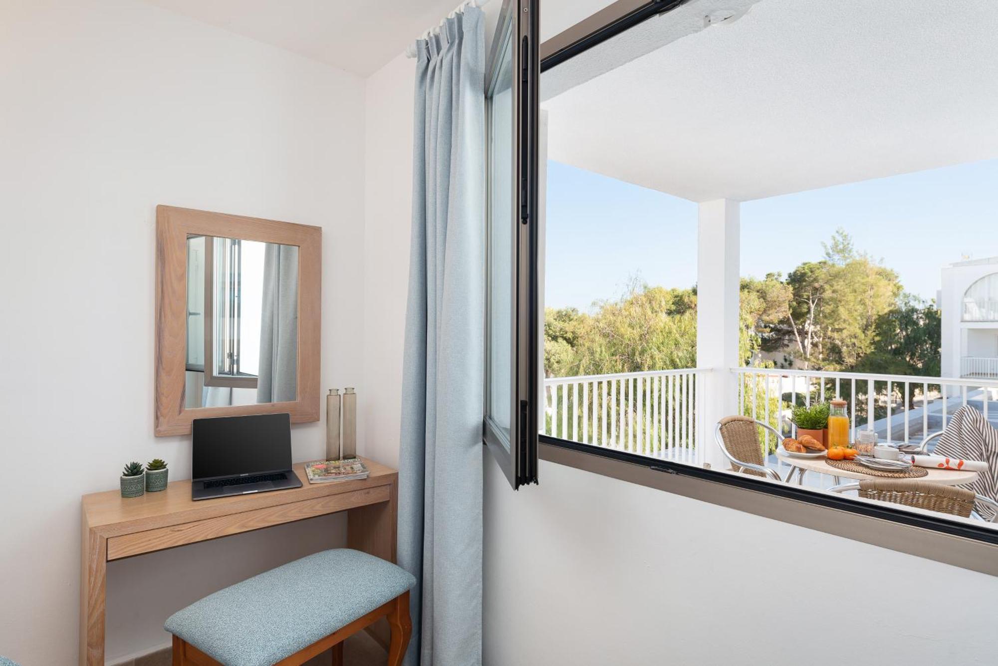 Apartamentos Ferrera Pins Cala Ferrera  Bagian luar foto