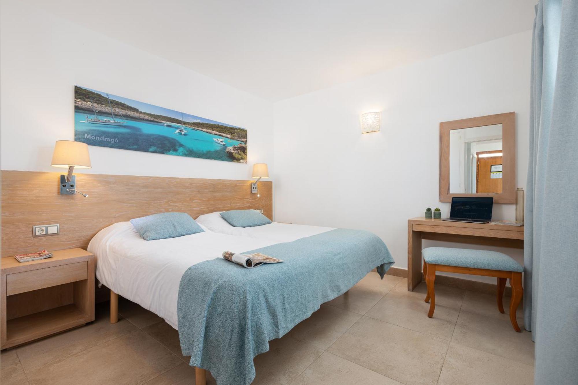 Apartamentos Ferrera Pins Cala Ferrera  Bagian luar foto