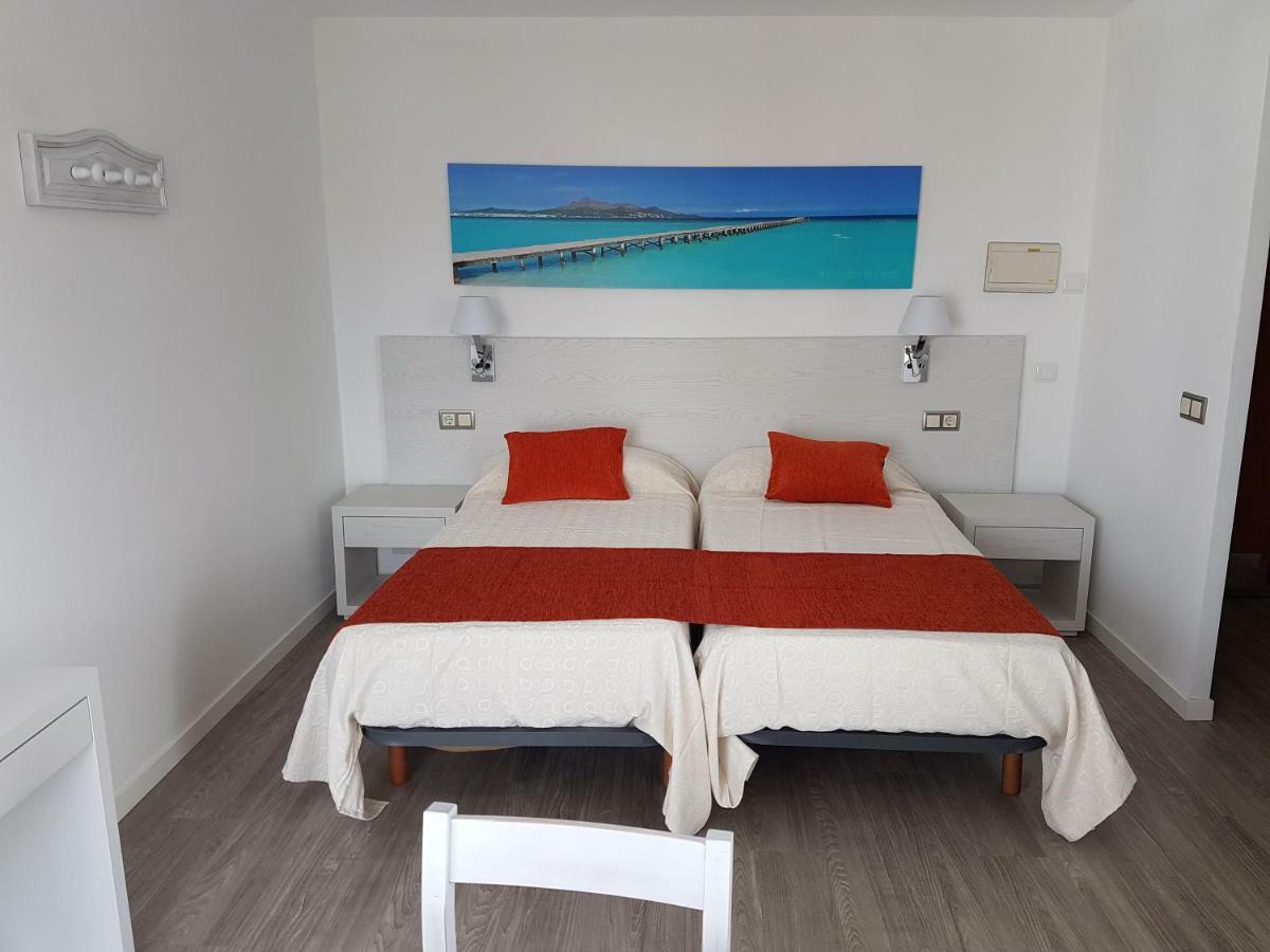 Apartamentos Ferrera Pins Cala Ferrera  Bagian luar foto