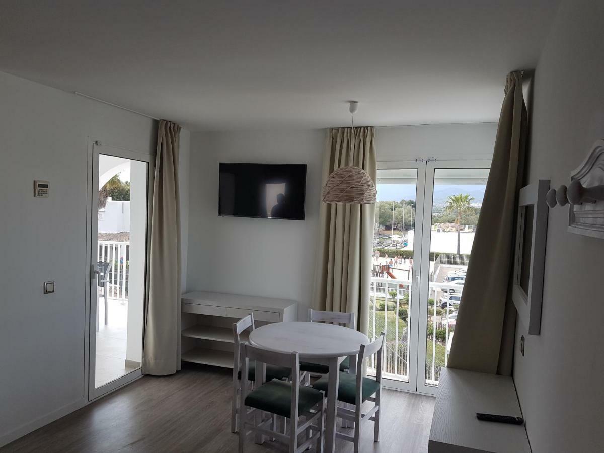 Apartamentos Ferrera Pins Cala Ferrera  Bagian luar foto