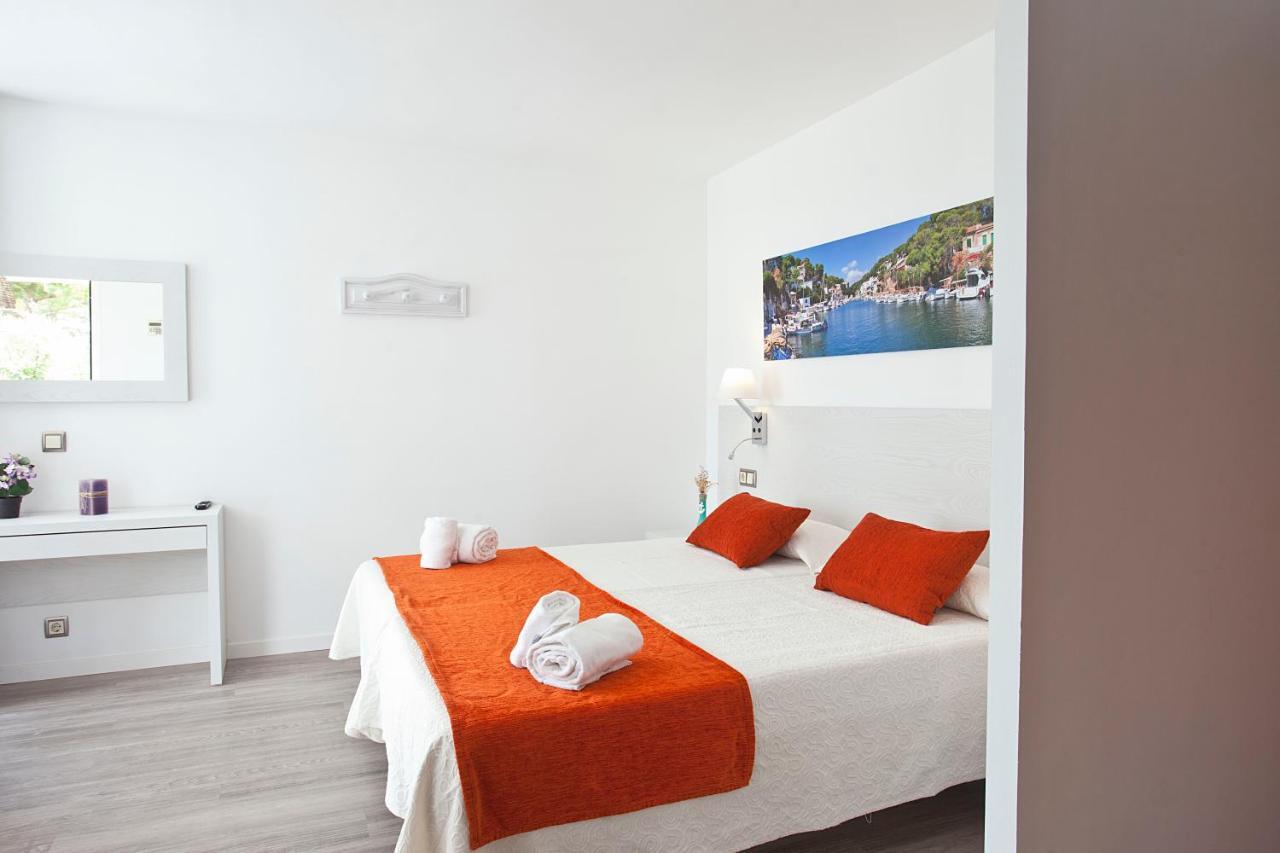 Apartamentos Ferrera Pins Cala Ferrera  Bagian luar foto